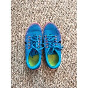 Women’s Nike sneakers